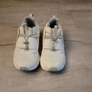Vionic Cream Athletic Shoes